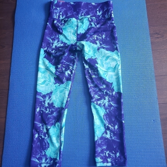 HP. Champion Absolute Printed Capri With Smooth Tec3 - Picture 3 of 8